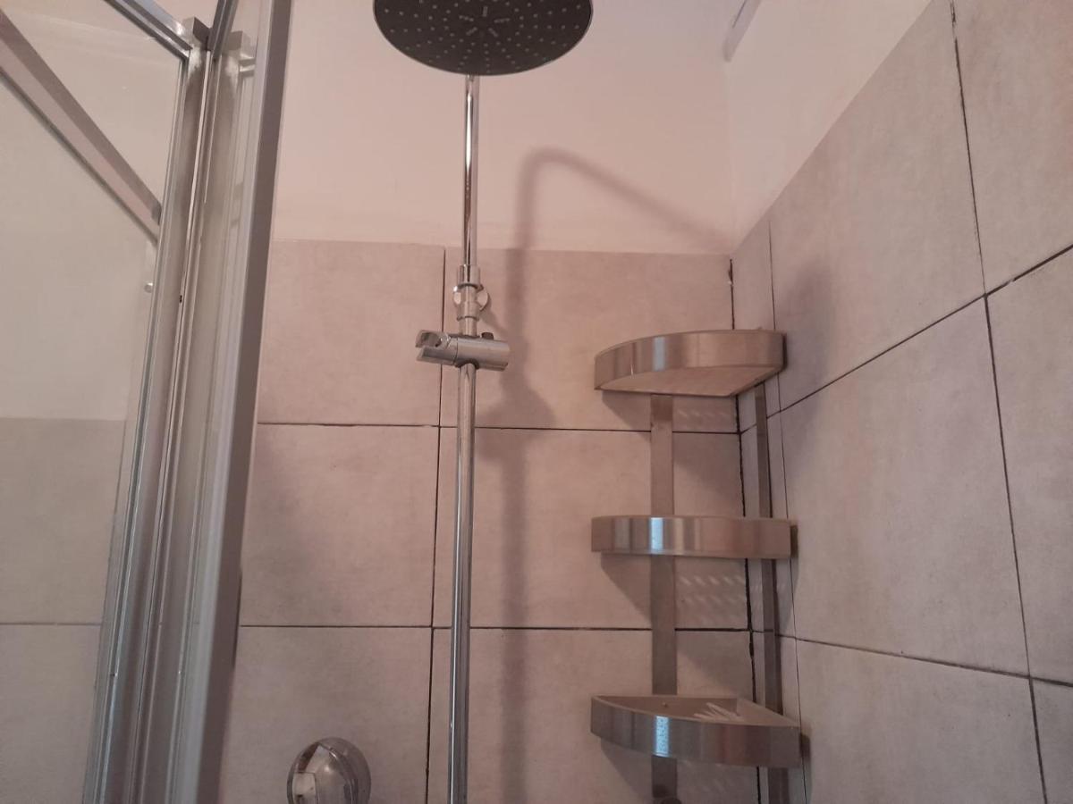 Casa Di Federica Camera Con Bagno Privato Esterno Ливорно Екстериор снимка